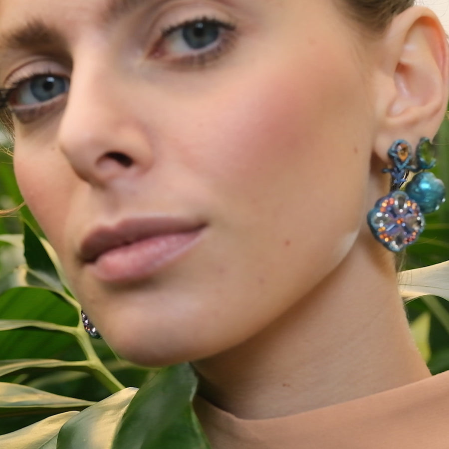 Jardin Secret Earrings "The Bunny Chases the Butterfly"