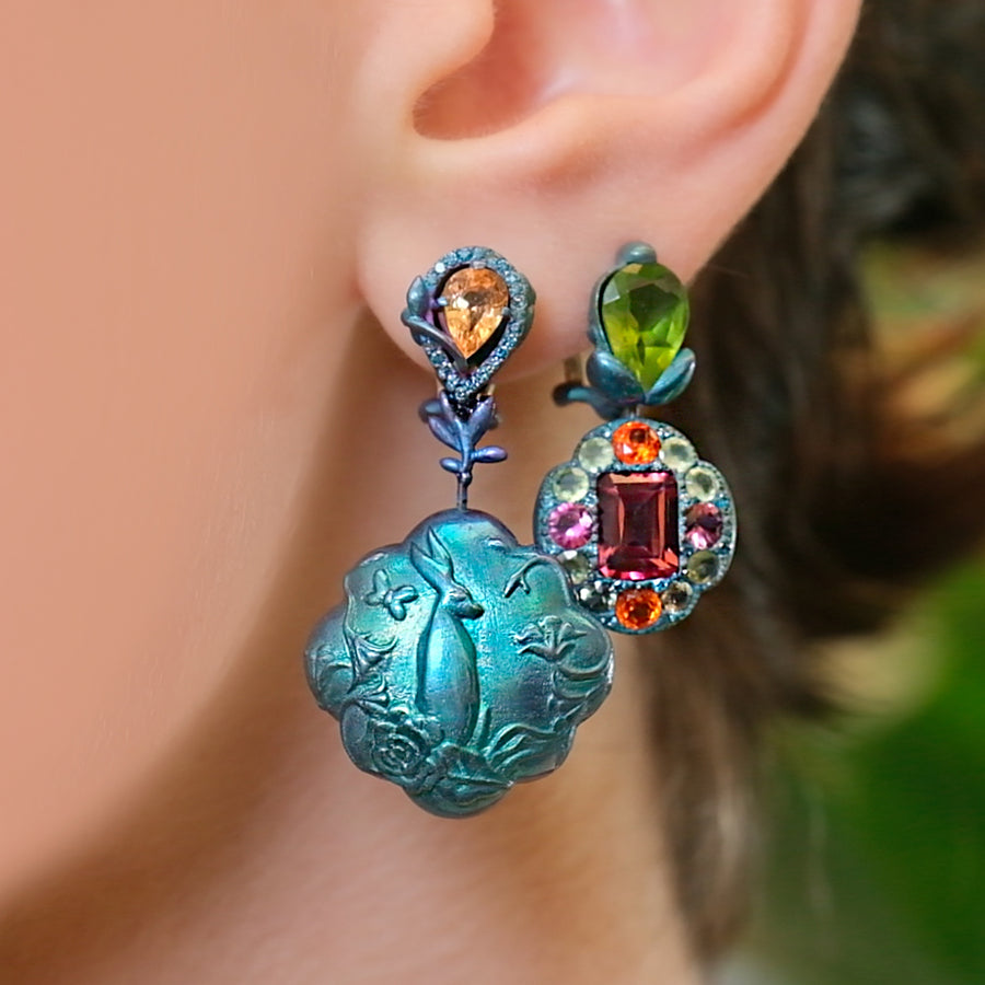 Jardin Secret Earrings "The Bunny Chases the Butterfly"